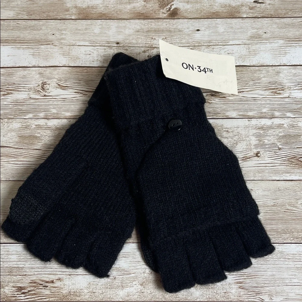 ON 34th NWT Black Convertible Knit Gloves Retails‎ $32